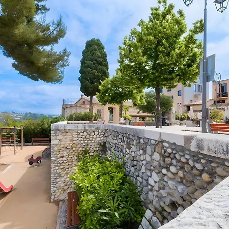 לינה וארוחת בוקר Le Grimaldi 3*