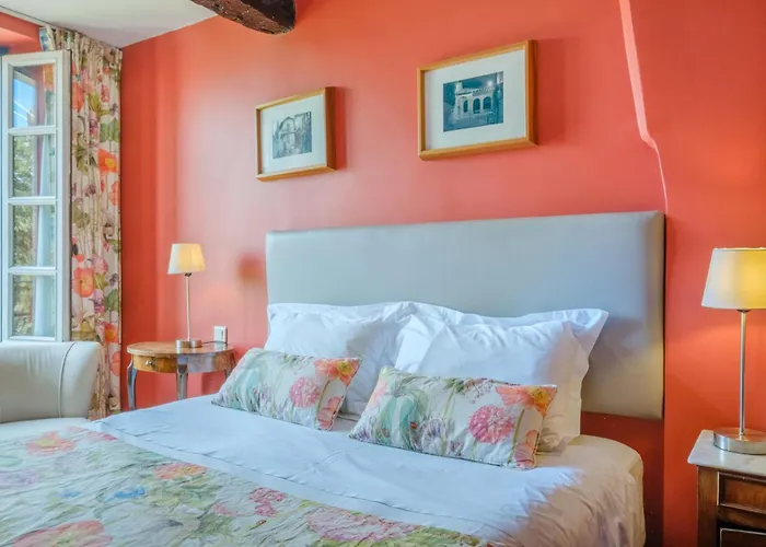 Le Grimaldi كانيو سور مير