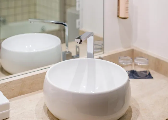 Le Grimaldi 3* كانيو سور مير