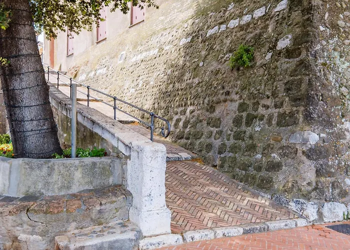 Le Grimaldi كانيو سور مير