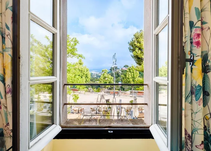 Le Grimaldi לינה וארוחת בוקר קאן סור מר