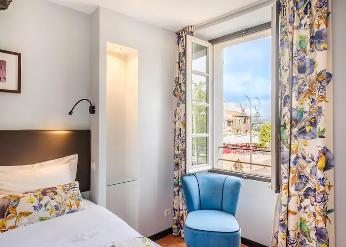 Le Grimaldi לינה וארוחת בוקר קאן סור מר