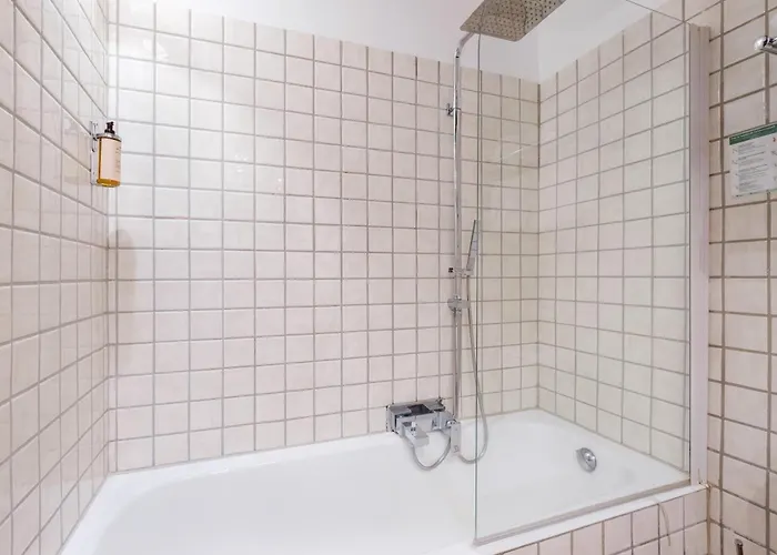 Le Grimaldi كانيو سور مير